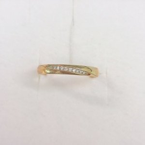 Кольцо обручальное с бриллиантами